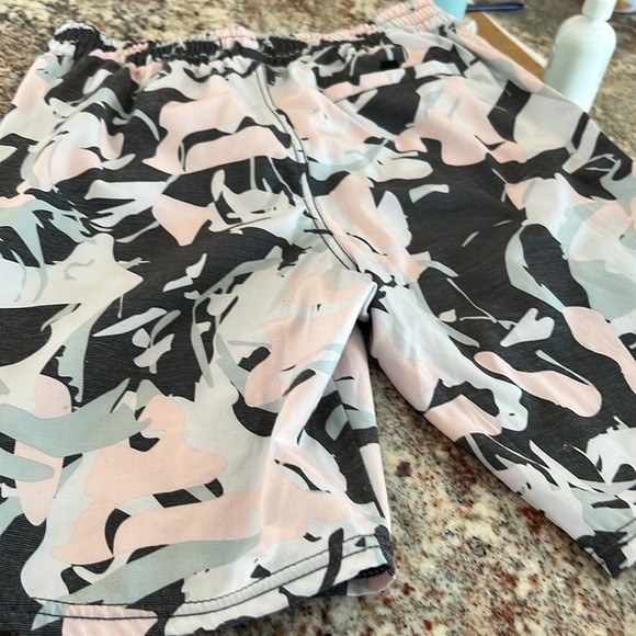 Spiritual Gangster High Vibration Swim Trunk For Boys Size 10 - Picture 6 of 7